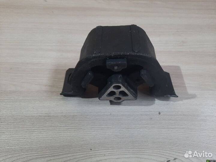 Подушка двигателя левая Chevrolet Lanos