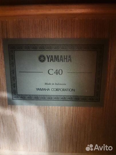 Гитара Yamaha c40 с чехлом + подставки