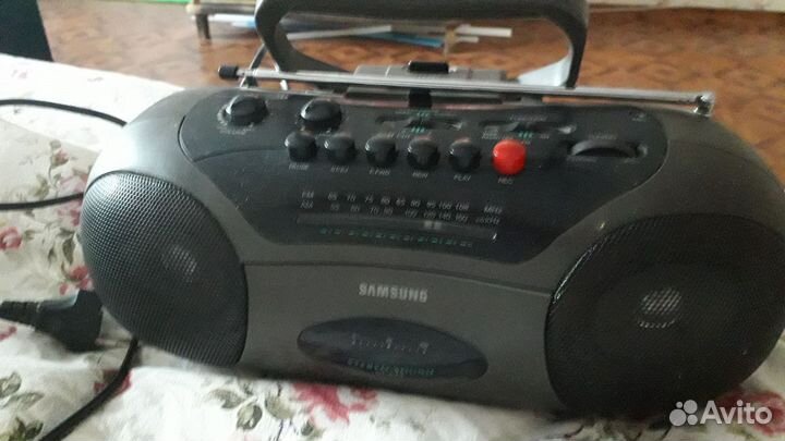 Кассетный магнитофон