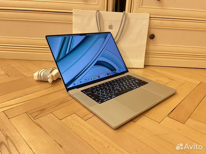 MacBook Pro 16 M1 Pro 32Gb 2Tb Как новый