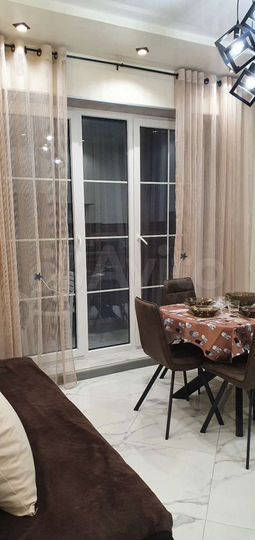 2-к. квартира, 56 м², 2/4 эт.