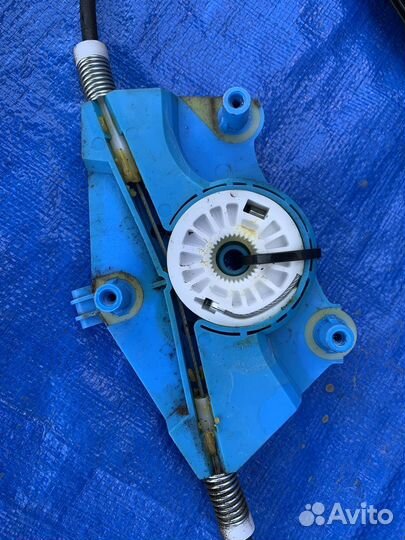 Стеклоподъемник задний правый Touareg Cayenne