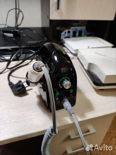 Аппарат, лампа, пылесос для маникюра