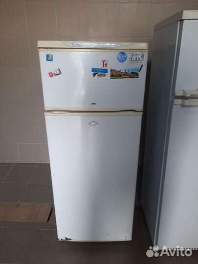 Холодильник 1.4м