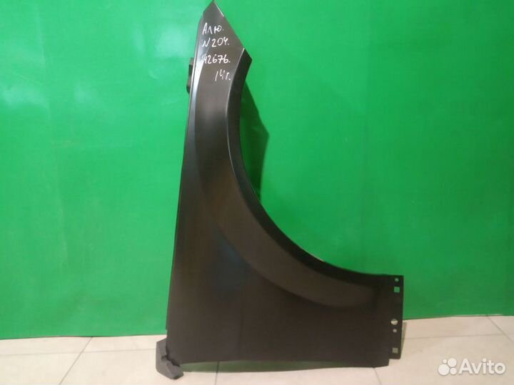 Крыло переднее правое Mercedes-Benz C-class W204