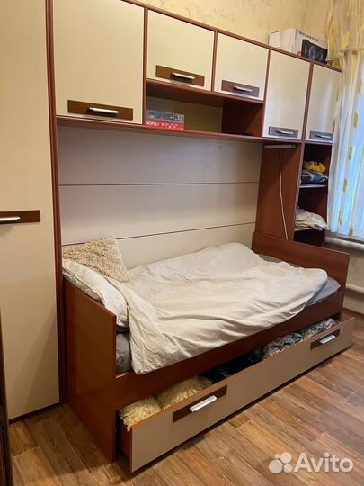 Спальный гарнитур