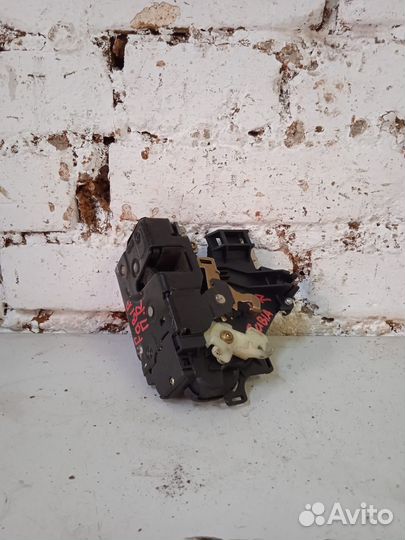 Замок передний правый Skoda Fabia 1999-2007