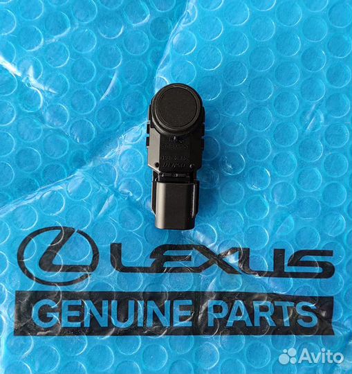 Парктроник в решетку радиатора Lexus GX 460 19-23