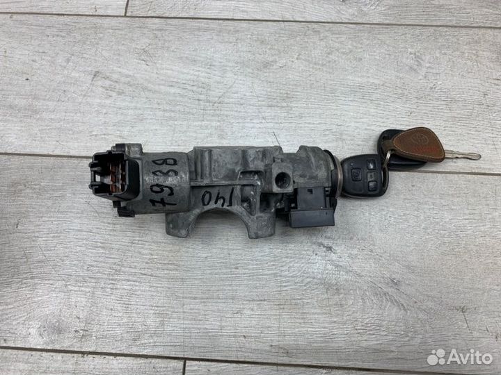 Замок зажигания Toyota Avensis универсал 3ZZ-FE