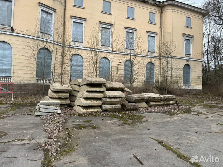 Бетонные блоки б/у