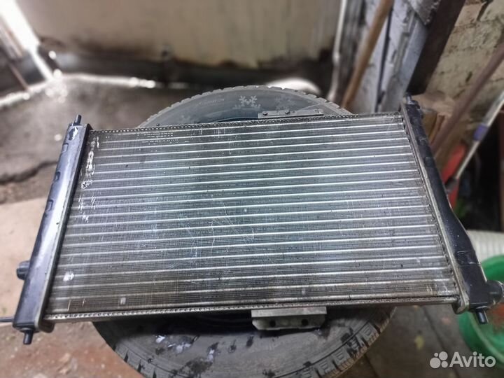 Радиатор охлаждения на Дэу nexia