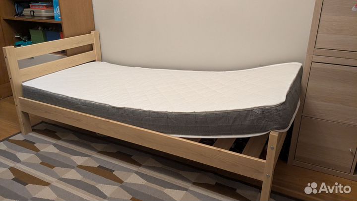 Матрас 90х200 новый+наматрасник