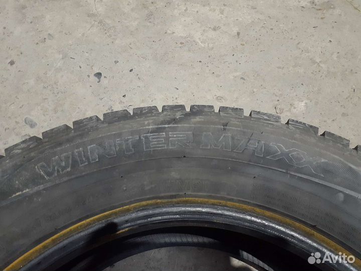 Dunlop Winter Maxx 205/65 R16 и 205/65 R16 95T