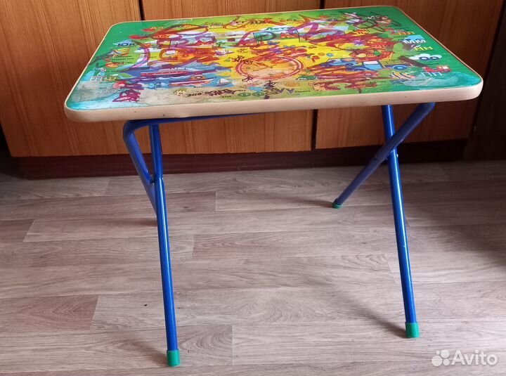 Детский столик