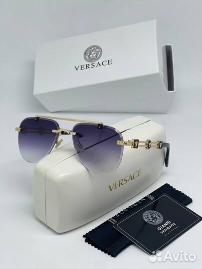 Солнцезащитные очки versace
