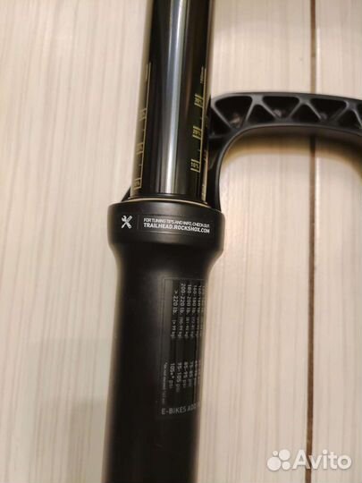 Воздушная вилка rock shox lyric, boost, debon air