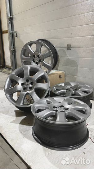 Оригинальное литьё Toyota R17 5 на 100