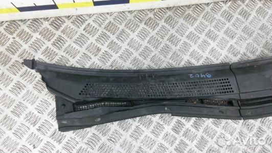 Накладка декоративная (жабо, дождевик) mitsubishi