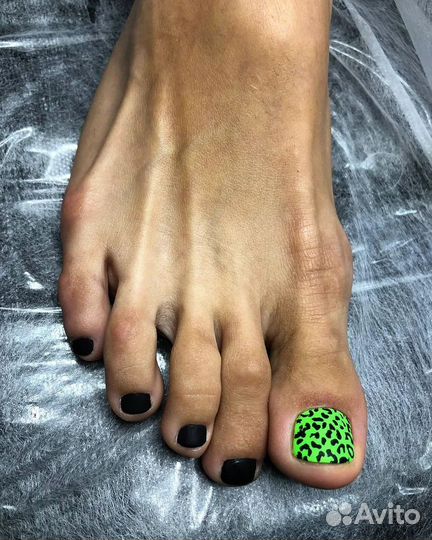 Маникюр педикюр