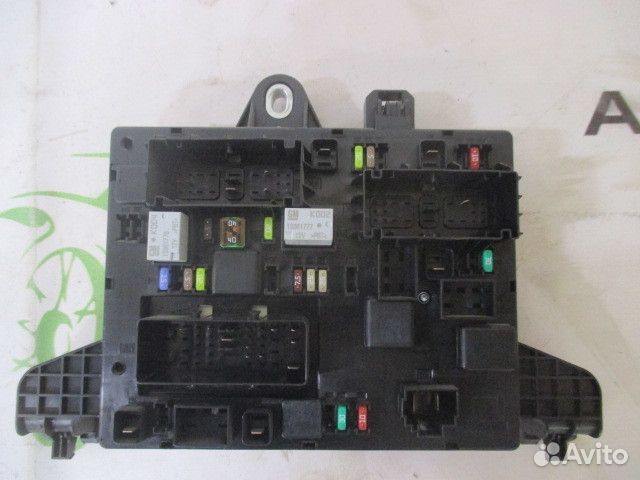 Блок предохранителей Opel Astra J 2009-2015
