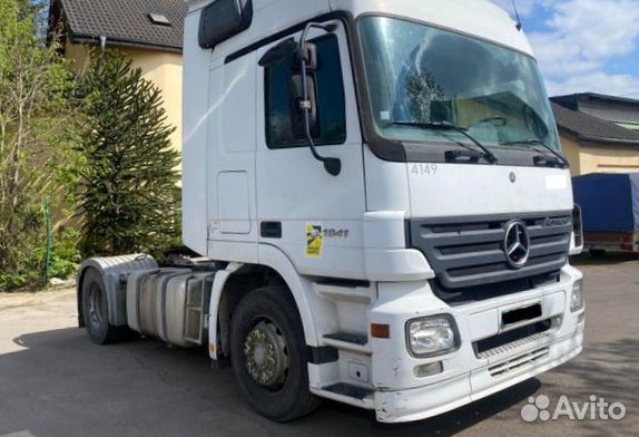 Pазбираем грузовик Mercedes-Benz Actros mpii 2002