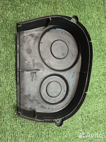 Защита (кожух) ремня грм левая Audi A4 B6 3.0 2004