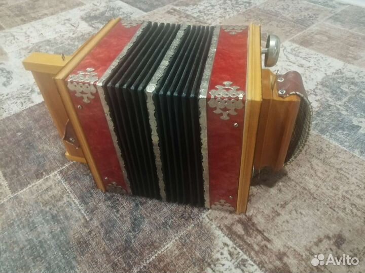 Гармонь Саратовская