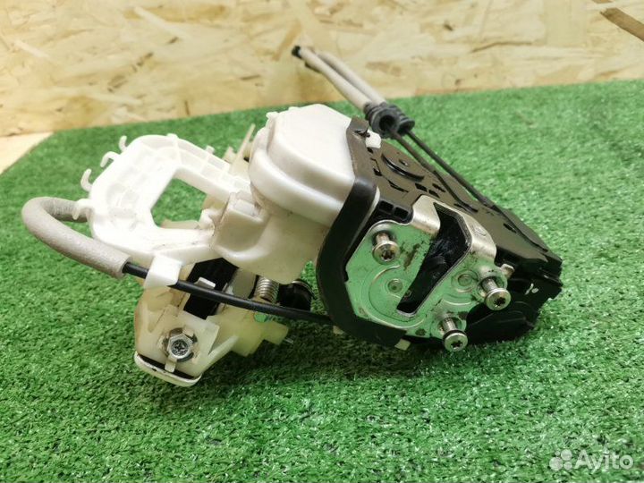 Замок двери передний левый Kia Soul 1.6 G4FD 2014