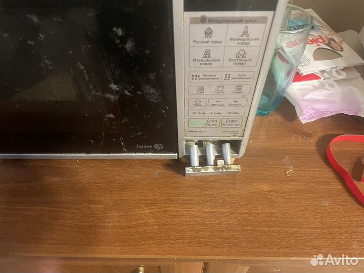 Микроволновка на запчасти (работает )
