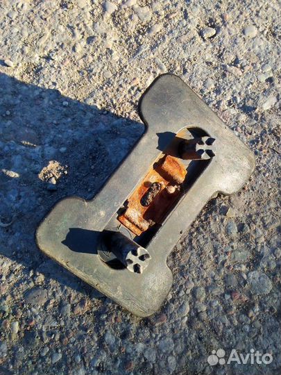 Направляющая бампера VW T4.Фольксваген Т4