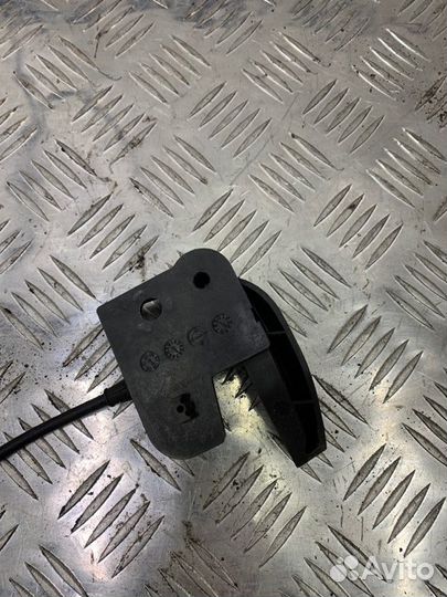 Ручка открывания капота Cadillac Escalade III