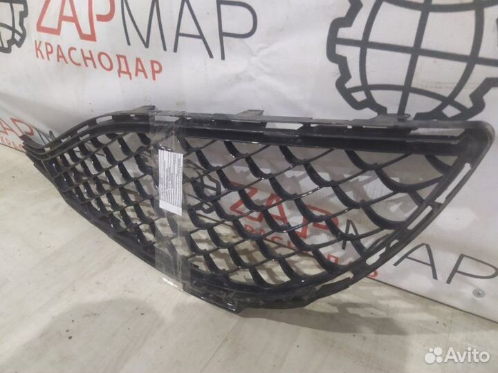 Решетка переднего бампера правая S63 S65 AMG ориги