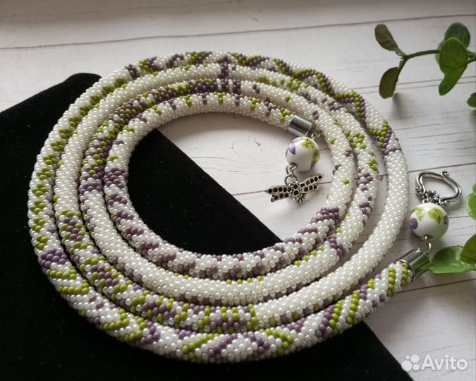 Лариат из бисера