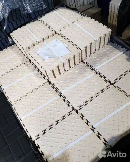 Модульная плитка пвх в спорт зал