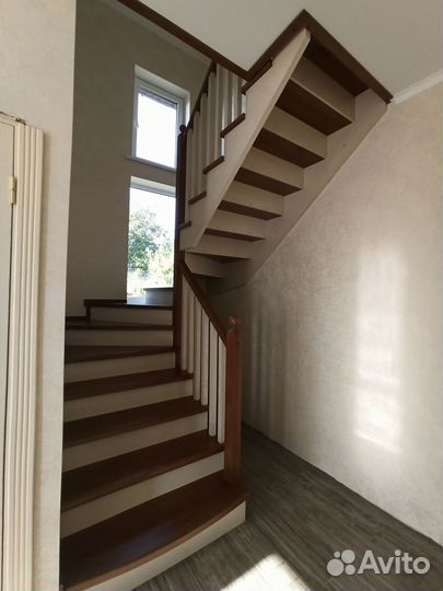 Деревянные лестницы, изготовление и монтаж