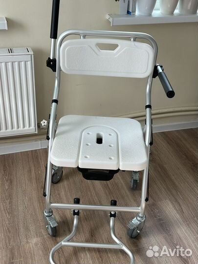 Складной стул-туалет с колесиками