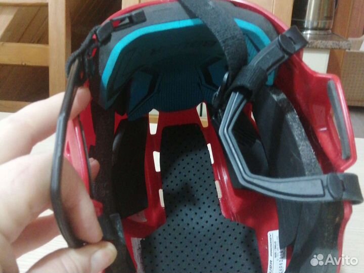 Хоккейный шлем