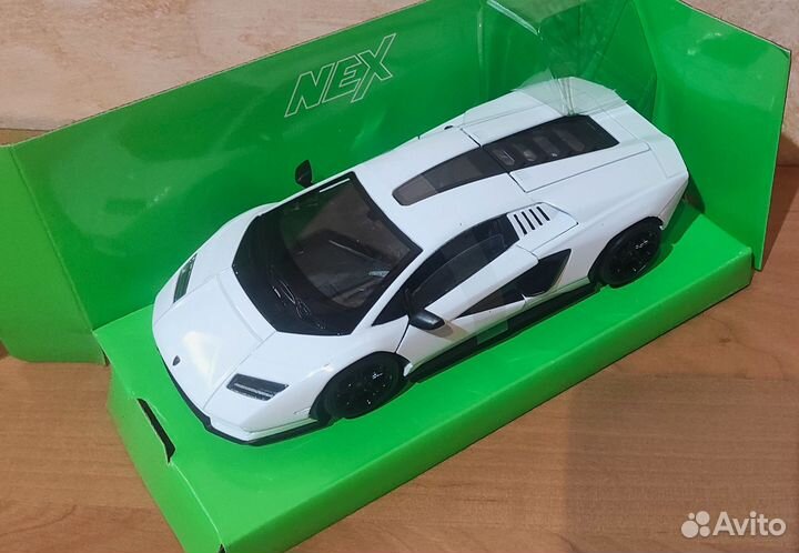 Lamborghini Countach LPI800-4 1:24 Welly