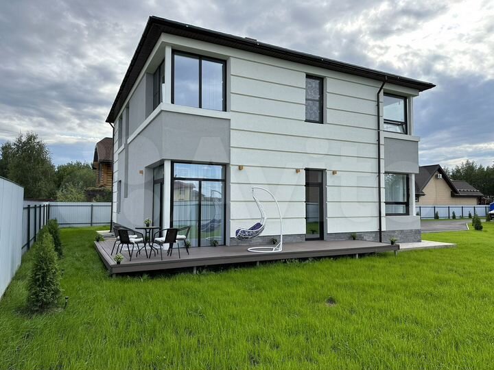 Дом 261 м² на участке 9 сот.