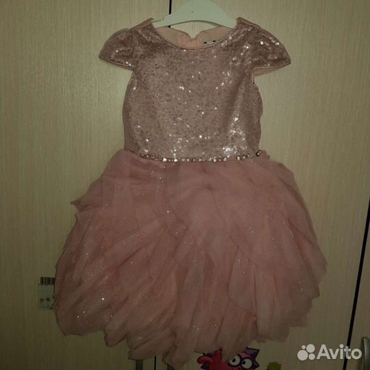 Платья нарядные