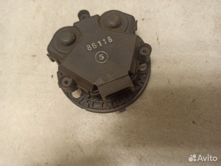 Моторчик зеркала правого