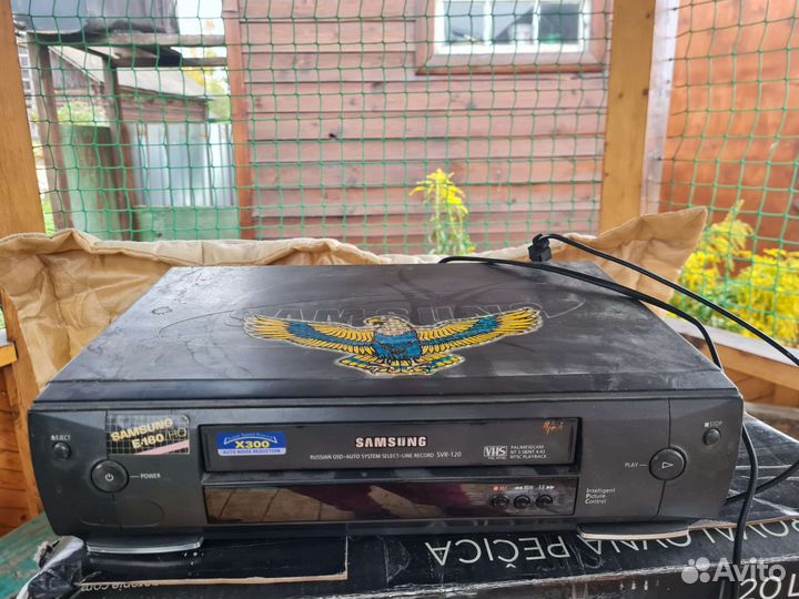 Кассетный магнитофон sharp и видеомагнитофон supra