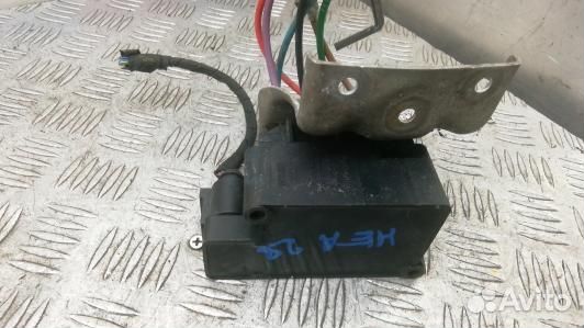 Клапан пневмоподвески audi A8 D3 (HEA28W201)