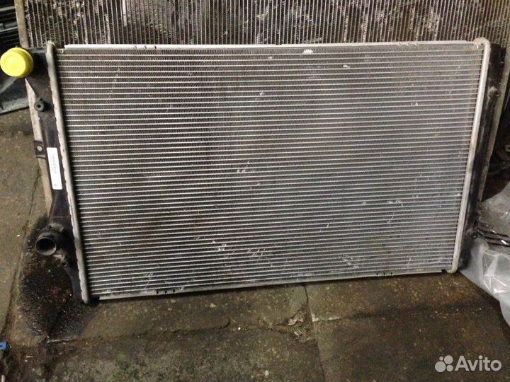 Радиатор охлаждения Audi A3 хэтчбек 2006