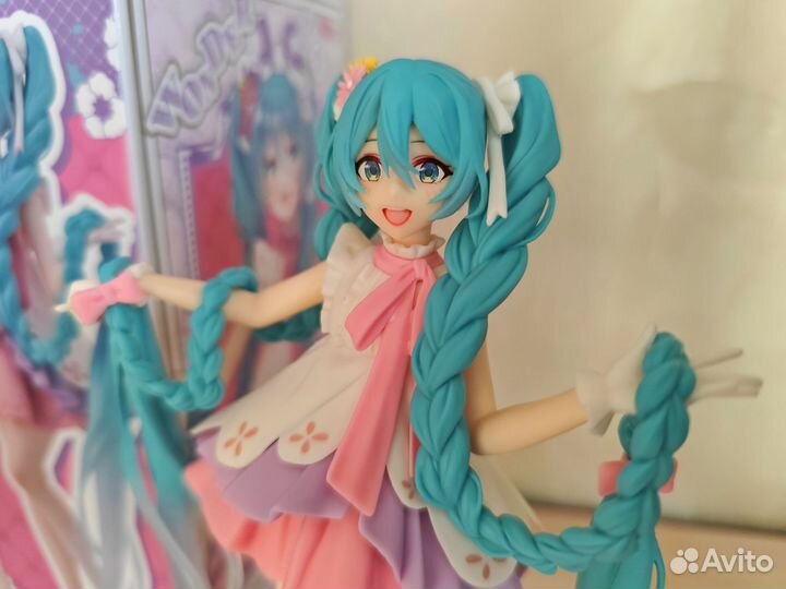 Фигурка Hatsune Miku Wonderland Rapunzel