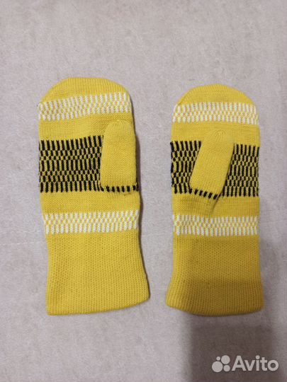 Варежки женские