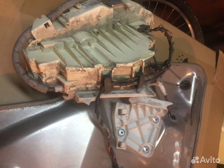 Стеклоподъемник задней правой двери Mercedes-Benz