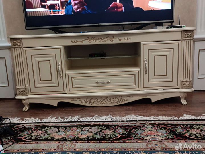 Тумба под телевизор