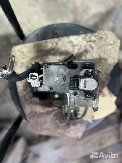 Дроссельная заслонка в сборе lexus is 200