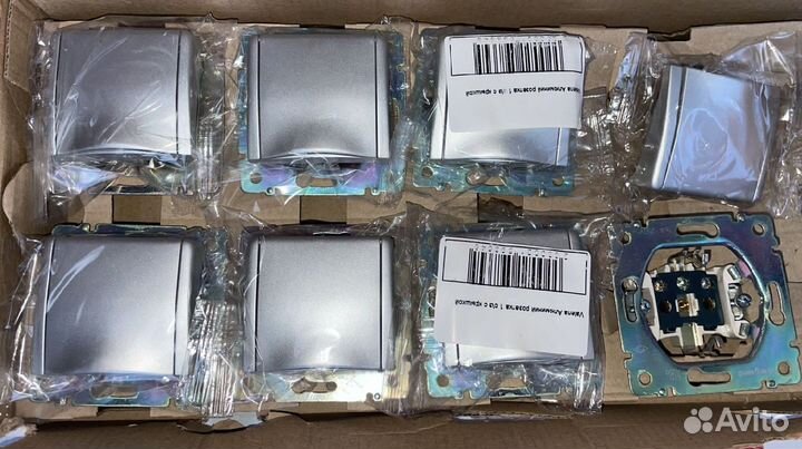 Розетка Legrand Valena